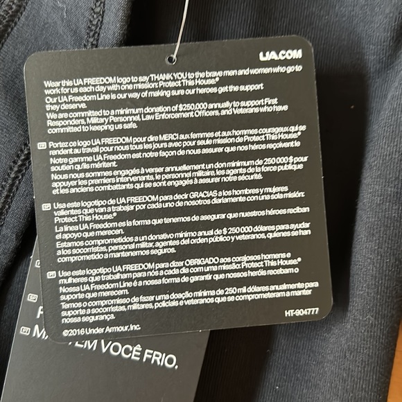 NWT! Under Armour Women’s Capri Leggings Fitted Black Large - Picture 5 of 6